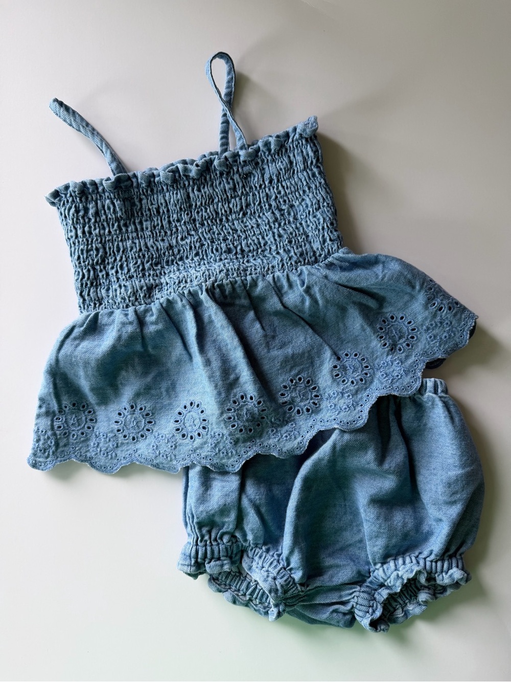 Old Navy Smocked Eyelet Baby Bloomers Set - 12-18m